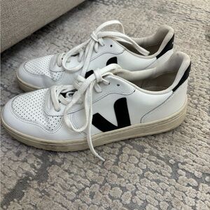 Veja V10 women’s size 41 excellent condition